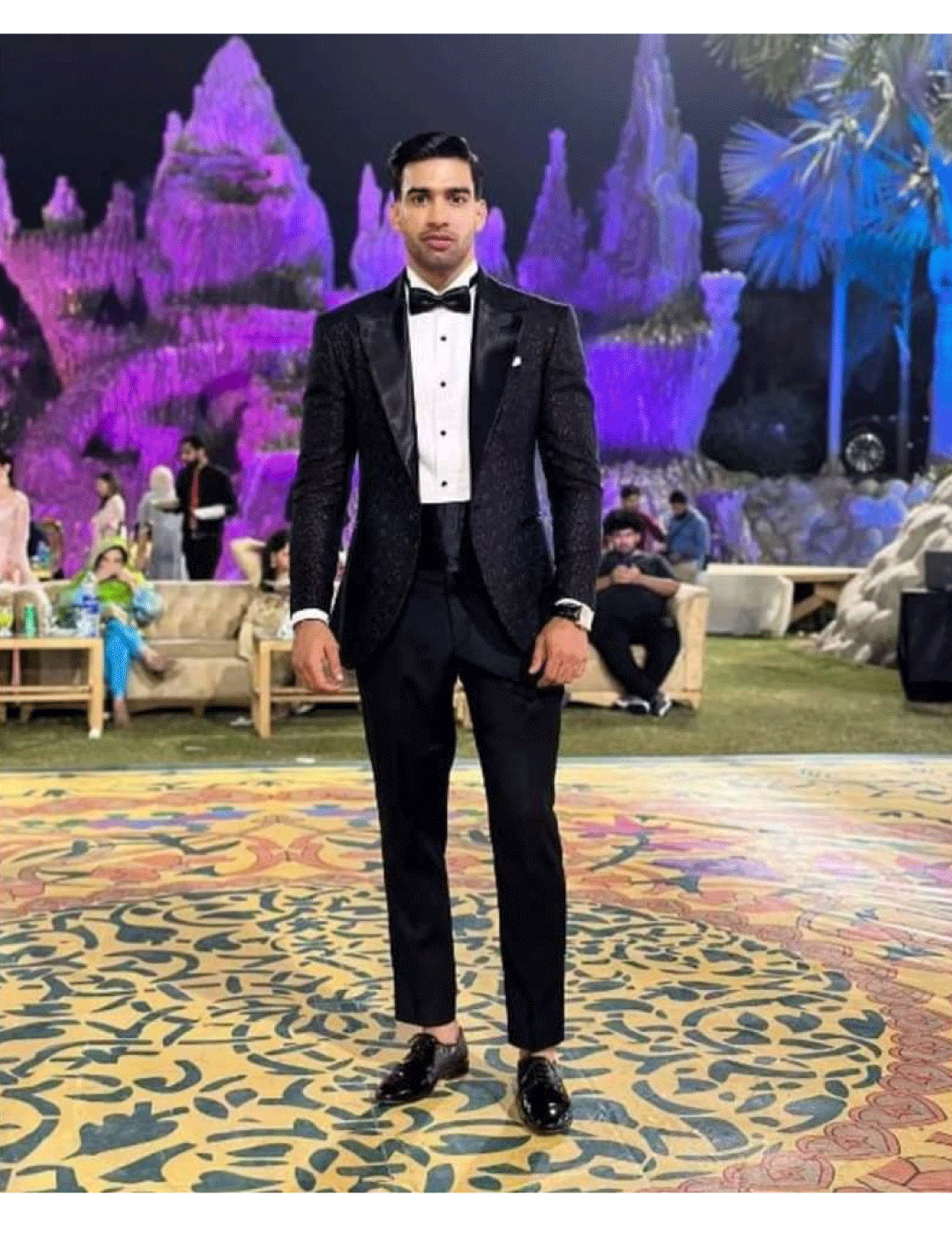 Tuxedos for Men in Pakistan | Wedding & Formal Wear Suits FSVESTIARIO Tuxedos for Men in Pakistan | Wedding & Formal Wear Suits FSVESTIARIO